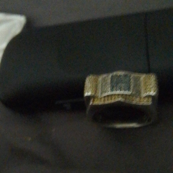 I'm selling a diamond ring - Picture 4 of 4